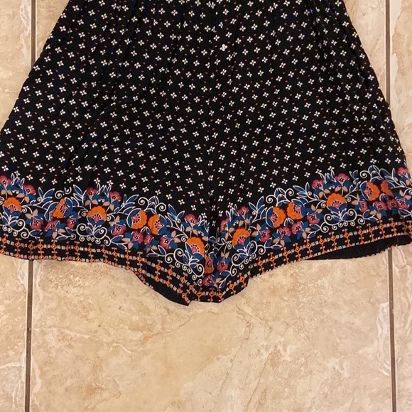 Short romper - Picture 2 of 4